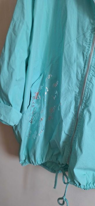 Дамско яке тив ветровка