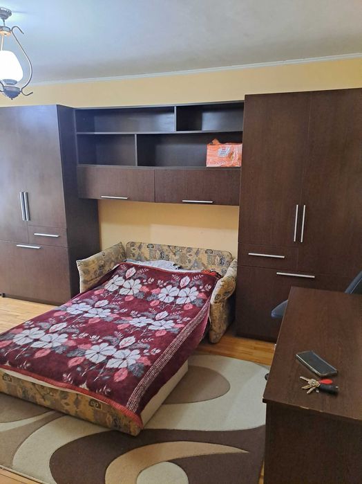 Închiriez garsoniera in Oradea Str. Lapusului 13, parter