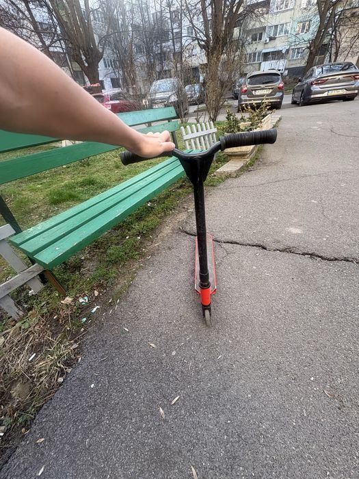 Детска тротинетка за трикове (stunt scooter)