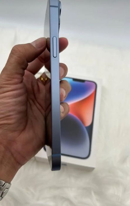 Продам айфон 14 плюс 128гб