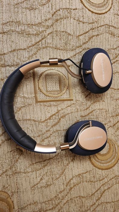 Casti audio HI-FI Bowers & Wilkins PX Wireless Gold fuctionale rupte