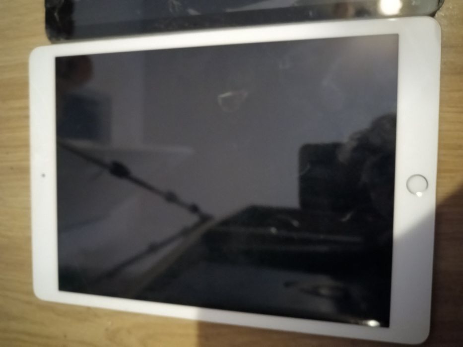 Lot Tablete Ipad 7,6,5 Ipad Air 2 , Mini 1 pentru piese