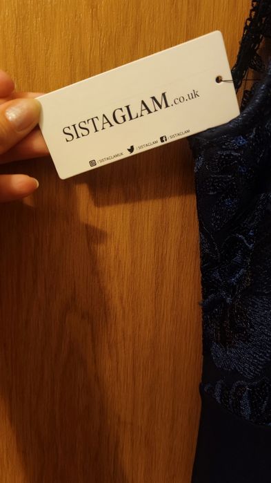 Продавам елегантна рокля!