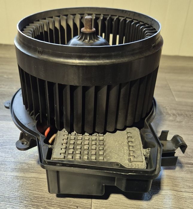 Вентилатор климатизация мерцедес w203  2004г