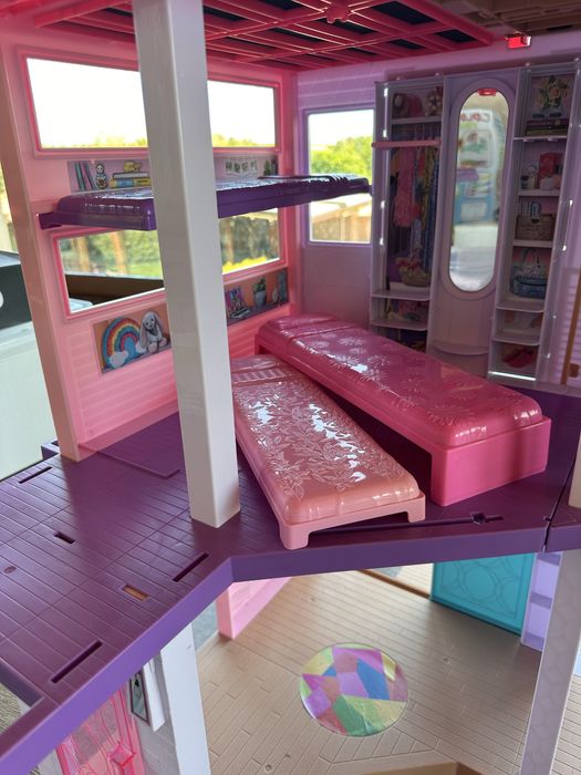 Barbie Dreamhouse, Барби Ортопедична клиника и др.