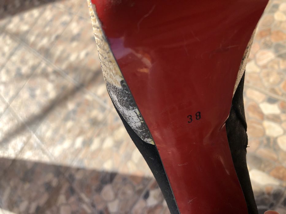 Vand botine cu toc nr 38