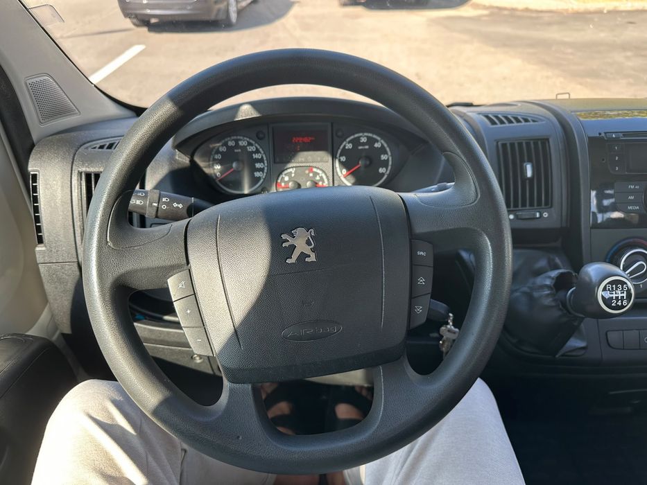 Peugeot Boxer Autoutilitara/Troliu/Km reali 228.000