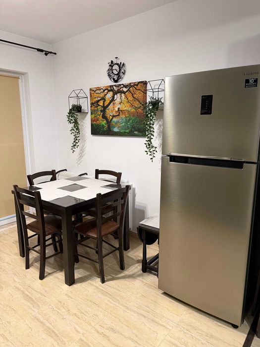 Inchiriez apartament cu 3 camere - Valea Lupului