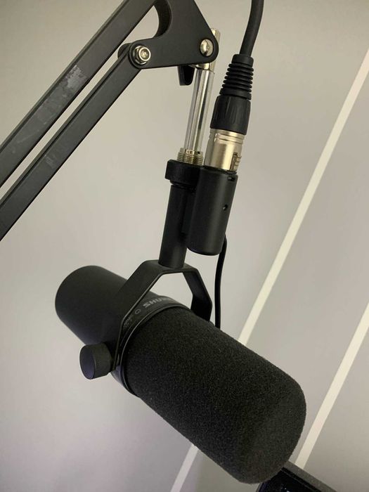 Пройессиональный студийно-подкастный микрофон SHURE SM7B