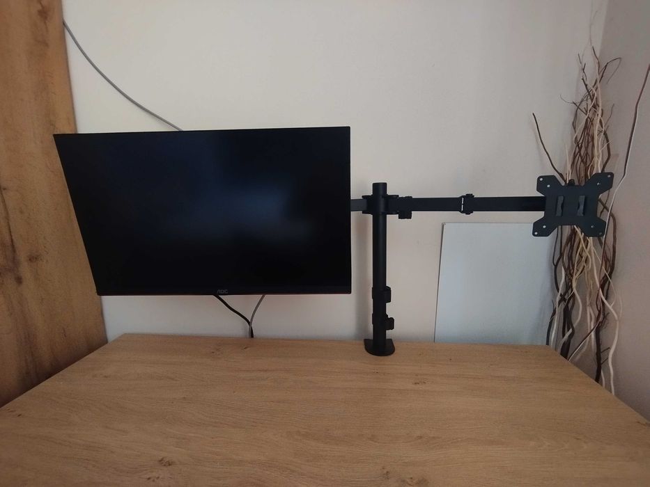 AOC Монитор - 2к Резолюция, 165hz , 24 Инча + Стойка за втори монитор