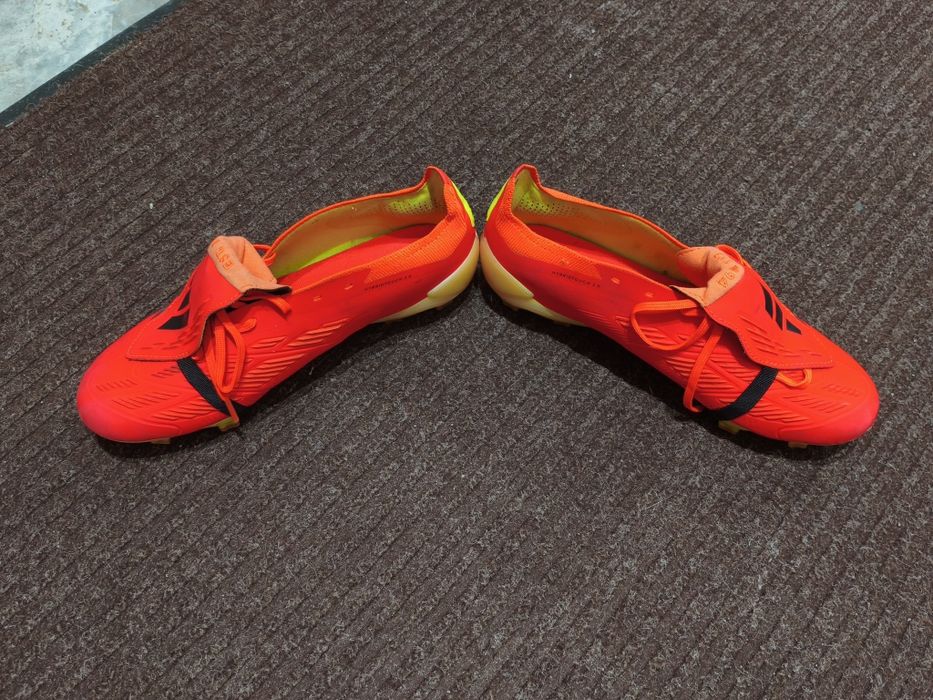 Продам футбольные бутсы
