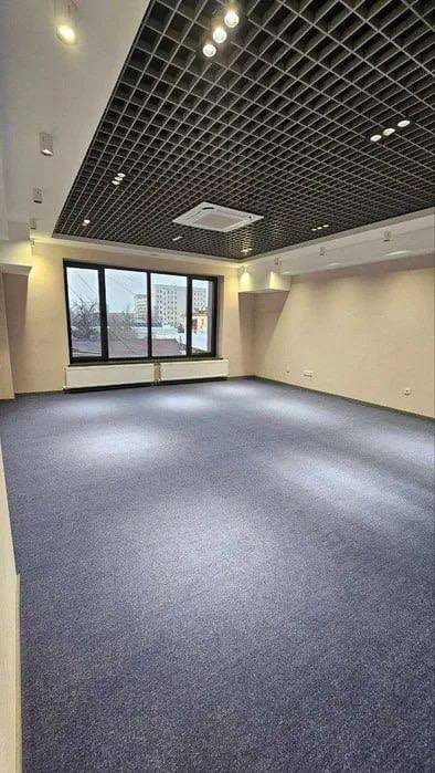 Сдаётся офис Тараса Шефченко 723 м²