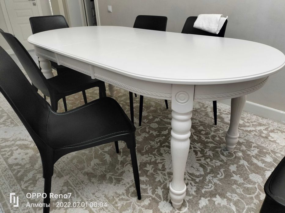 Стильные, красивые стол brand Shanel