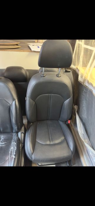Седалки за Kia K5 2019 – кожен салон (частично с дефект)