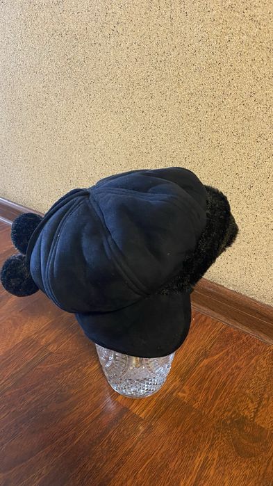 Шапка с меховой отделкой