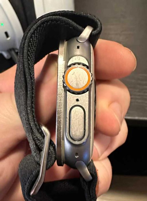 Apple Watch Ultra 49mm Titanium пълен комплект (Батерия 89 процента)