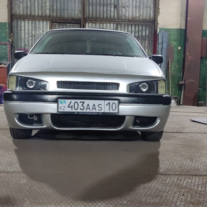 РЕШЕТКА В БАМПЕР VW PASSAT (B3)