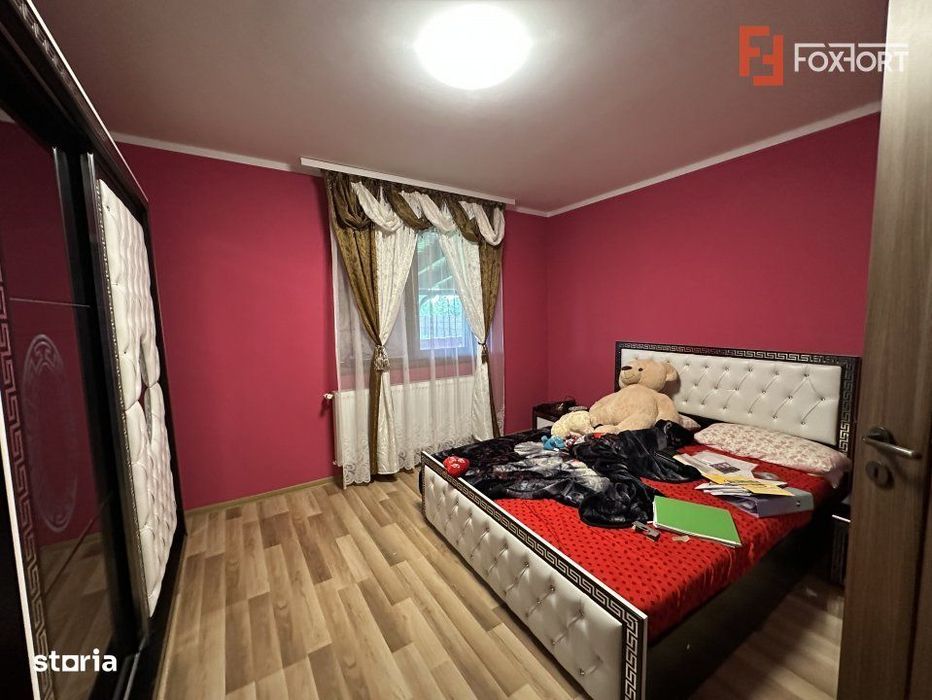 Casa individuala cu 12 camere, 400 mp utili - Bucovat