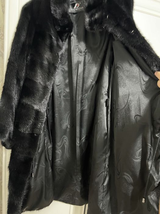 Продам норковую шубу.