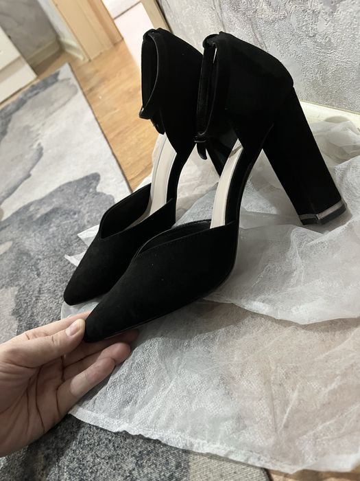 Туфли замшевые на каблуке