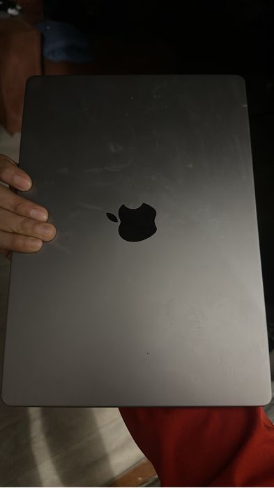 MacBook Pro 14″ M1 Max / 32GB / 2TB / 24-core GPU