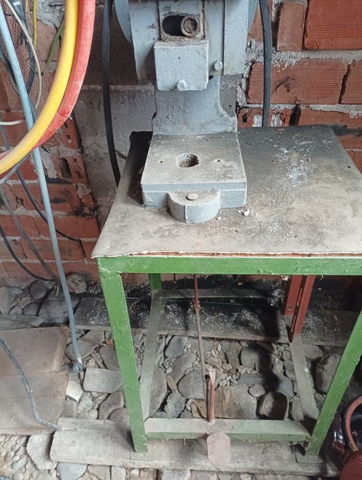 Преса за студено пресоване