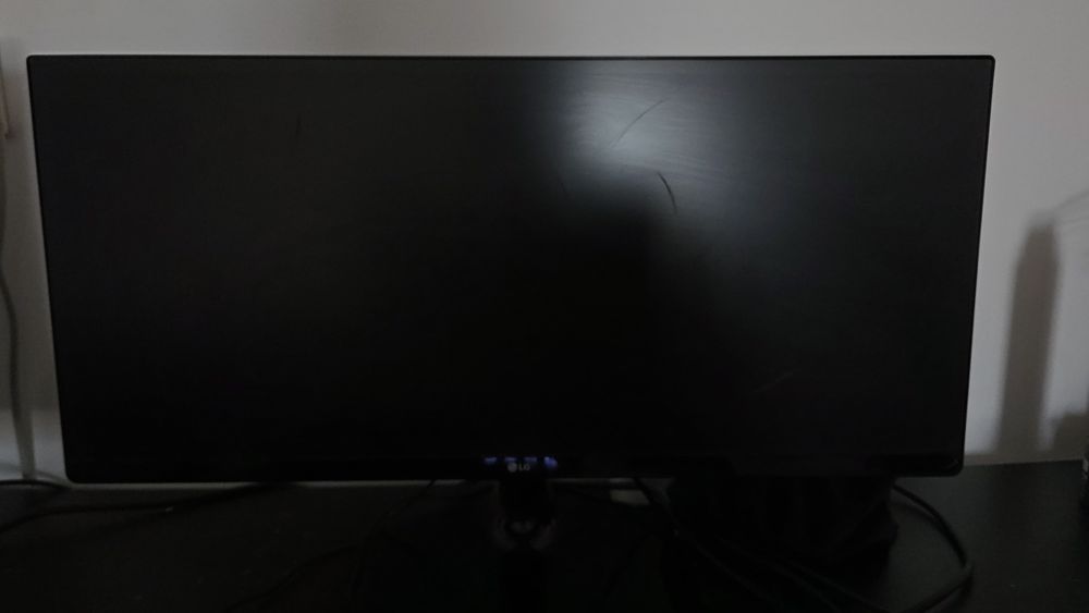 Vand aceste 2 monitoare