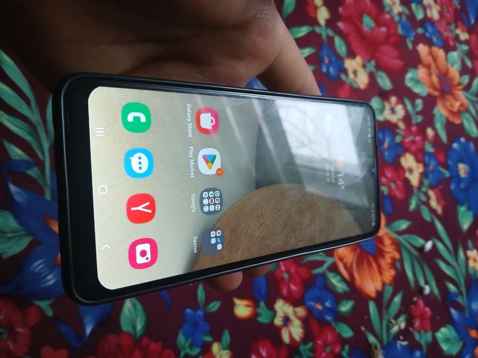 Samsung a12 xotira 64