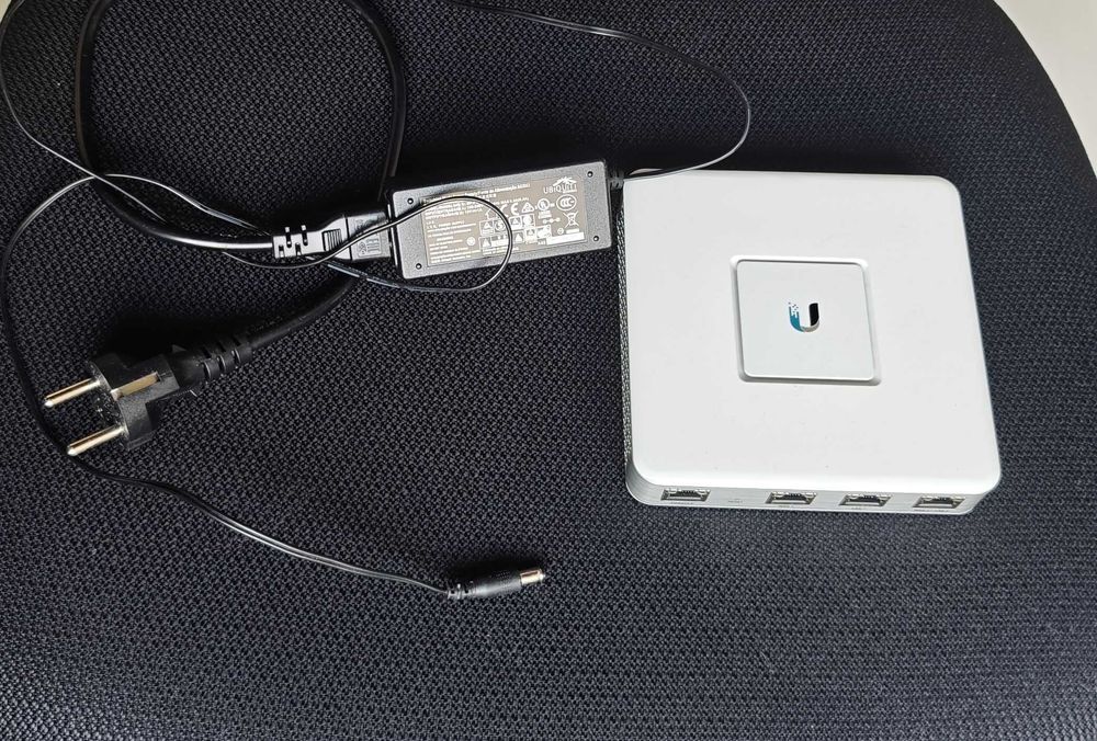 Ubiquiti UniFi USG рутер и security gateway
