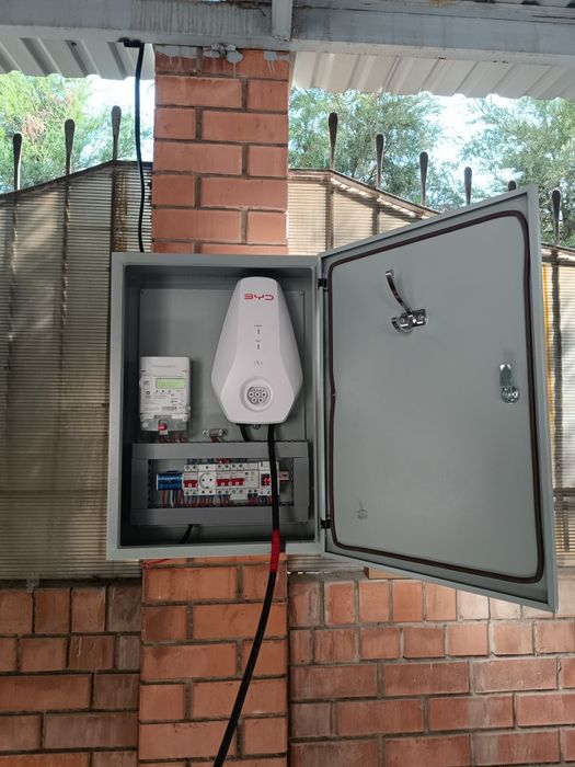 Установка зарядное устройство для Электромобилей