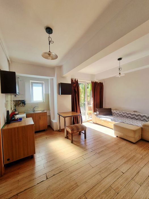 Vanzare ap 3 cam ,Manastur 48 mp  2 balc 9 m  , et 1/4bloc nou 134900 eur,