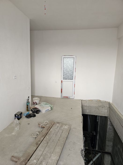 240 кв нотурар бино ижарага берилади