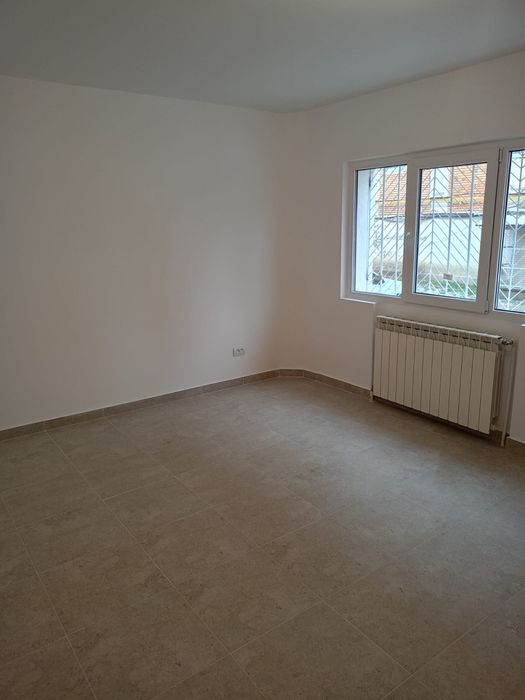 Proprietar inchiriez spatiu comercial stradal