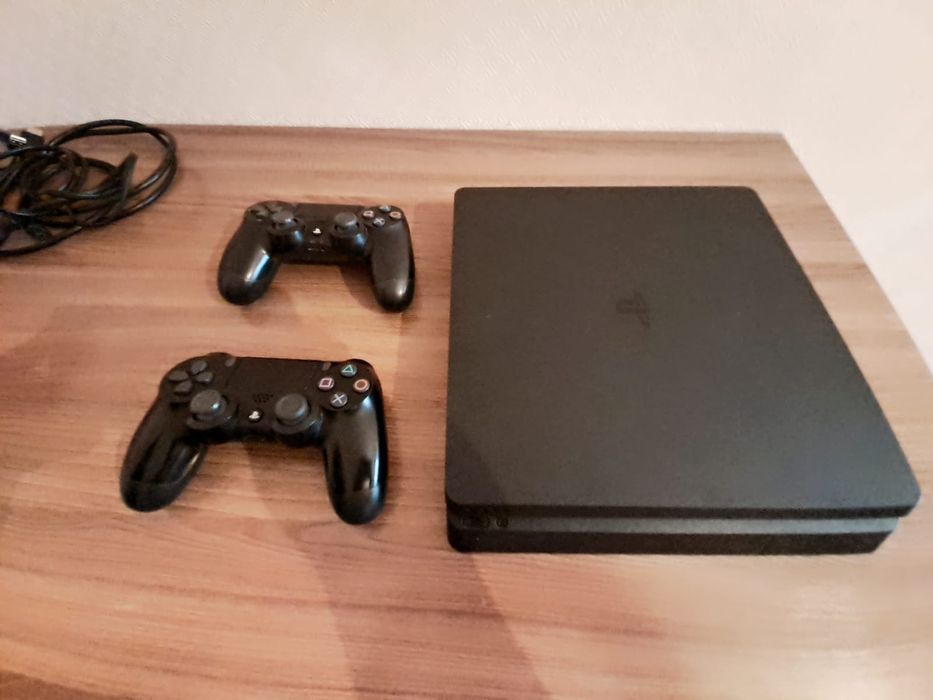 Плейстейшн PLS 4 Слим