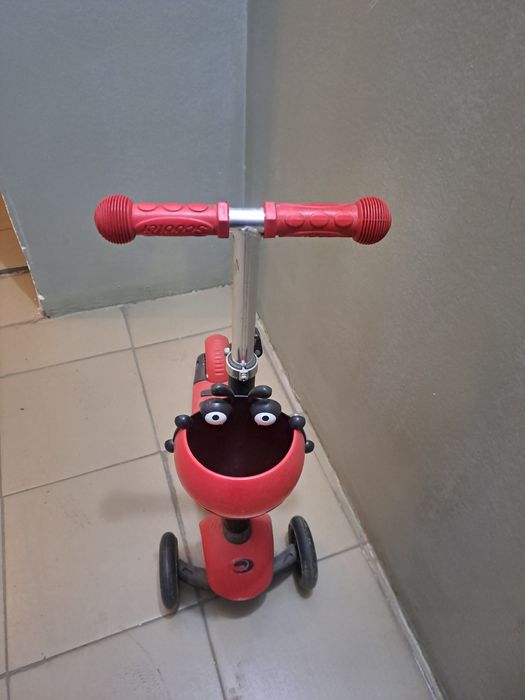 Детский самокат на 2-5 лет