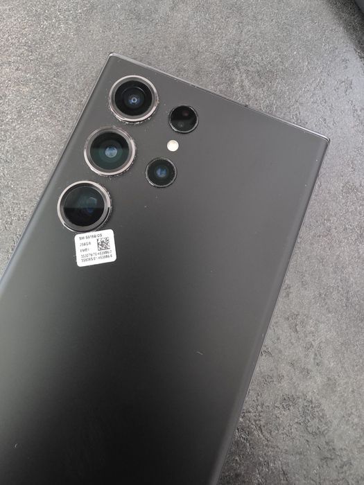 Samsung S23 Ultra, 256 GB, cu husă piele