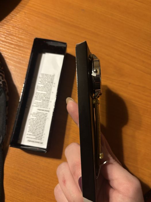 Златен дамски часовник