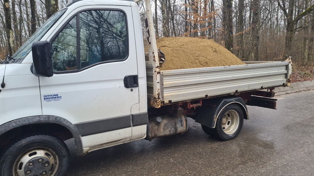 Nisip piatră calcar granit gri chisai balastru pământ vegetal  bobcat