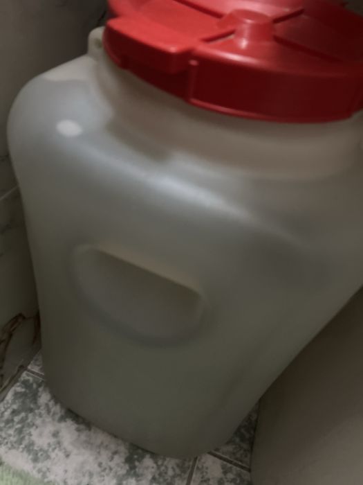 Продам ескость 50 л-2500,, емкость 30 литров -2000