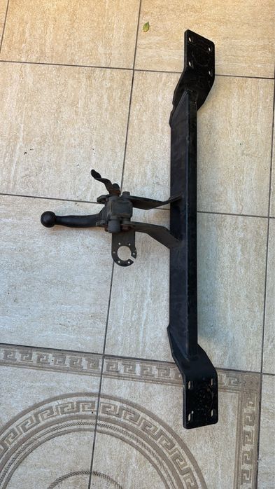 Cârlig remorcare BMW Seria 5 E60/E61 2003–2010, fără priză