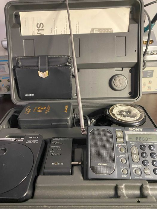 Set Sony ICF SW1S Receptor Multibanda cu accesorii.Made in Japan