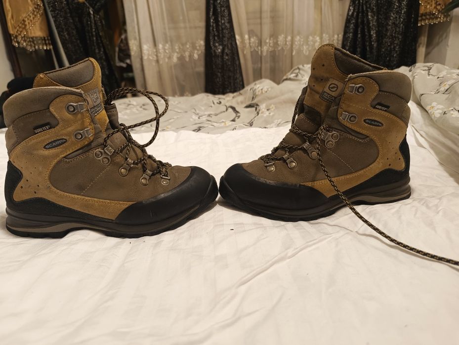Bocanci de munte scarpa goretex Nr 37