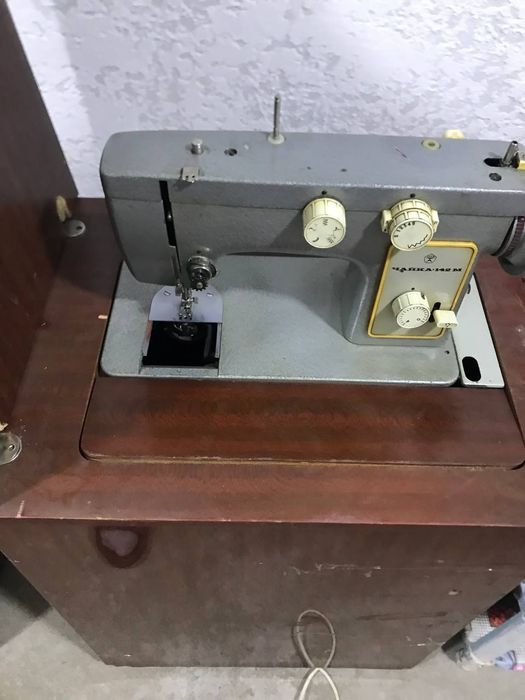 Tikuv mashinasi sotiladi