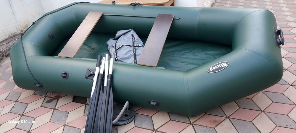 Лодка Инзер 290U продам