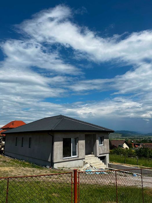 Casa  de  vanzare