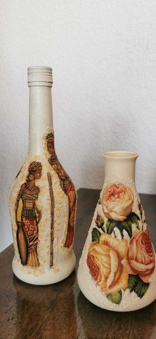 Бутилка и вазичка ръчна изработка . Декупаж.