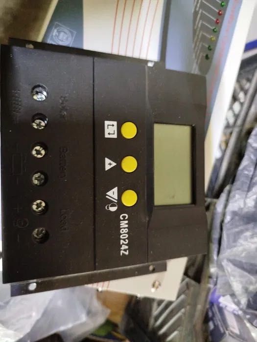 Солнечный панель с батареями новый