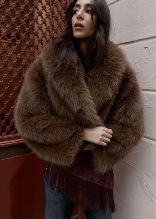 Дамско кафяво палто на Zara и шапка