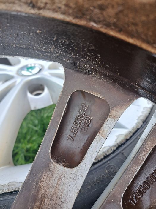 Jante r18 5x112 7.5j et51
Salut
Vând acest set de jante R18 5x112 7.5j et 51, se prezintă exact ca în poze
Predare personală în Buzău-împrejurări
Se p