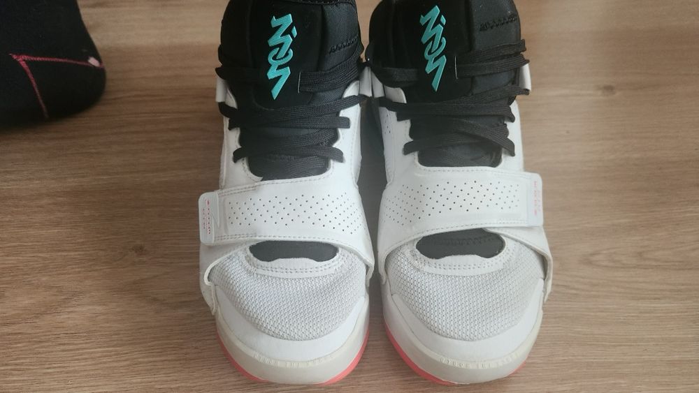 Jordan Zion 2 White Volt Dynamic Turquoise